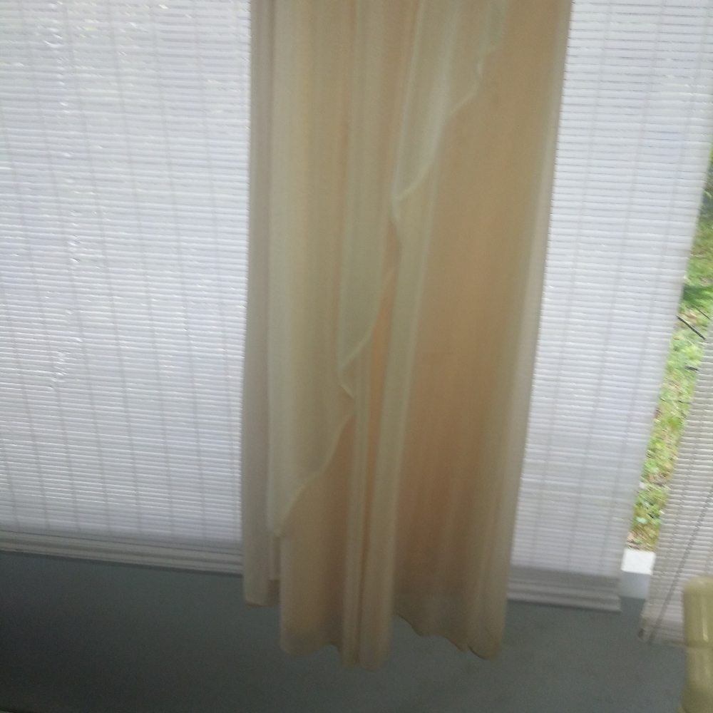 Dress - Picture 4 of 8